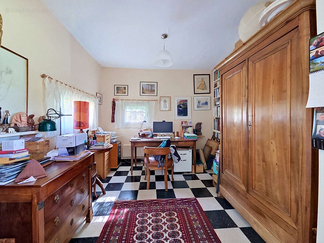 Vence - proche centre - 3p + studio - photo 9
