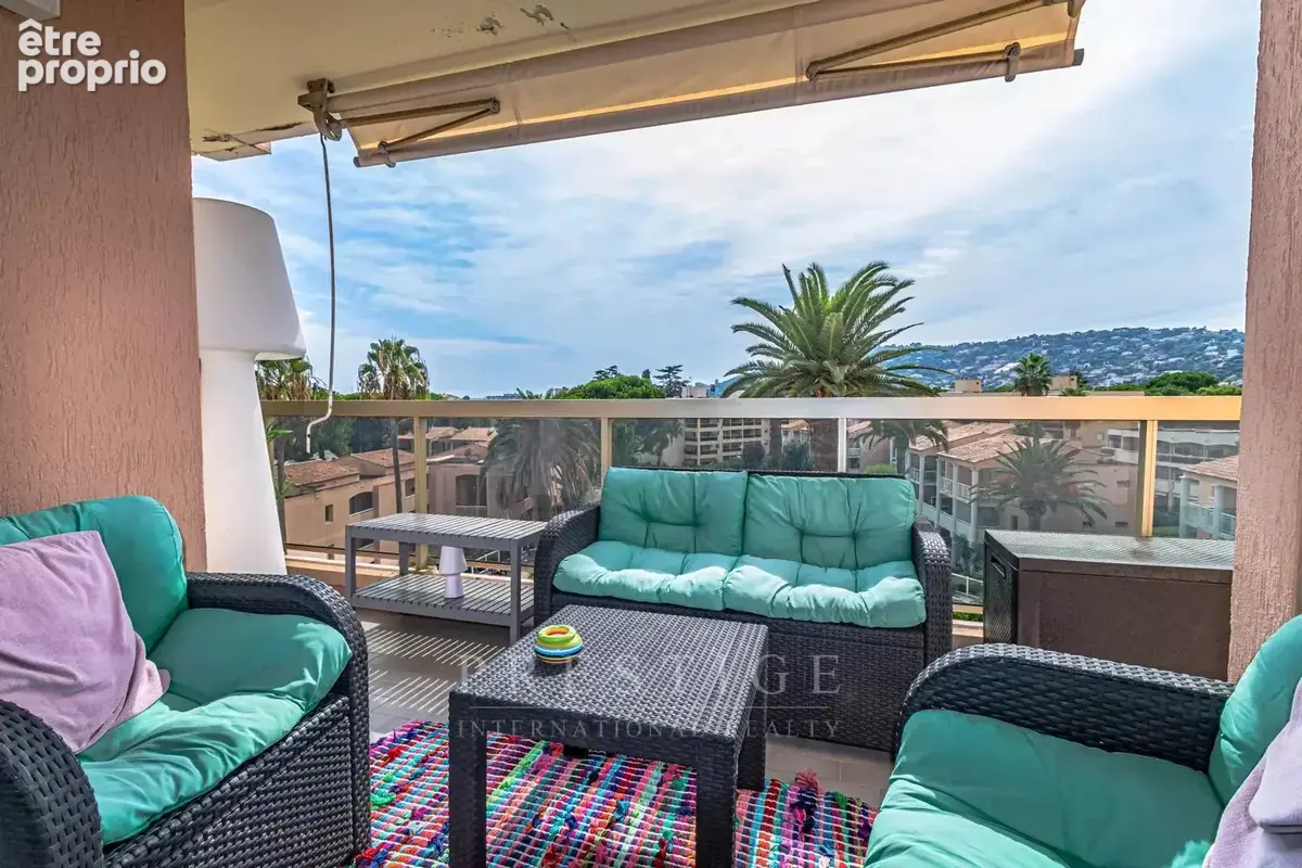 Appartement à VALLAURIS