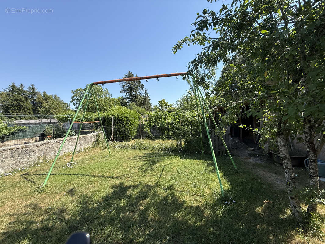 Maison de village et dépendances - photo 27