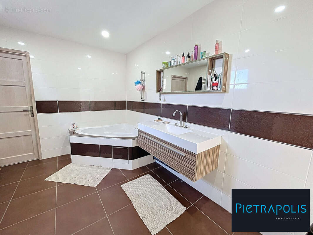 Maison à SAINT-APOLLINAIRE