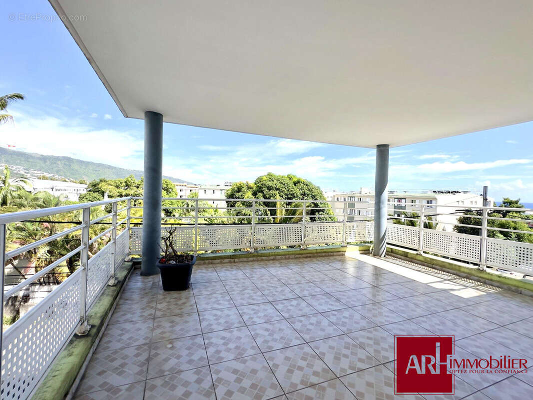 Appartement à SAINT-DENIS