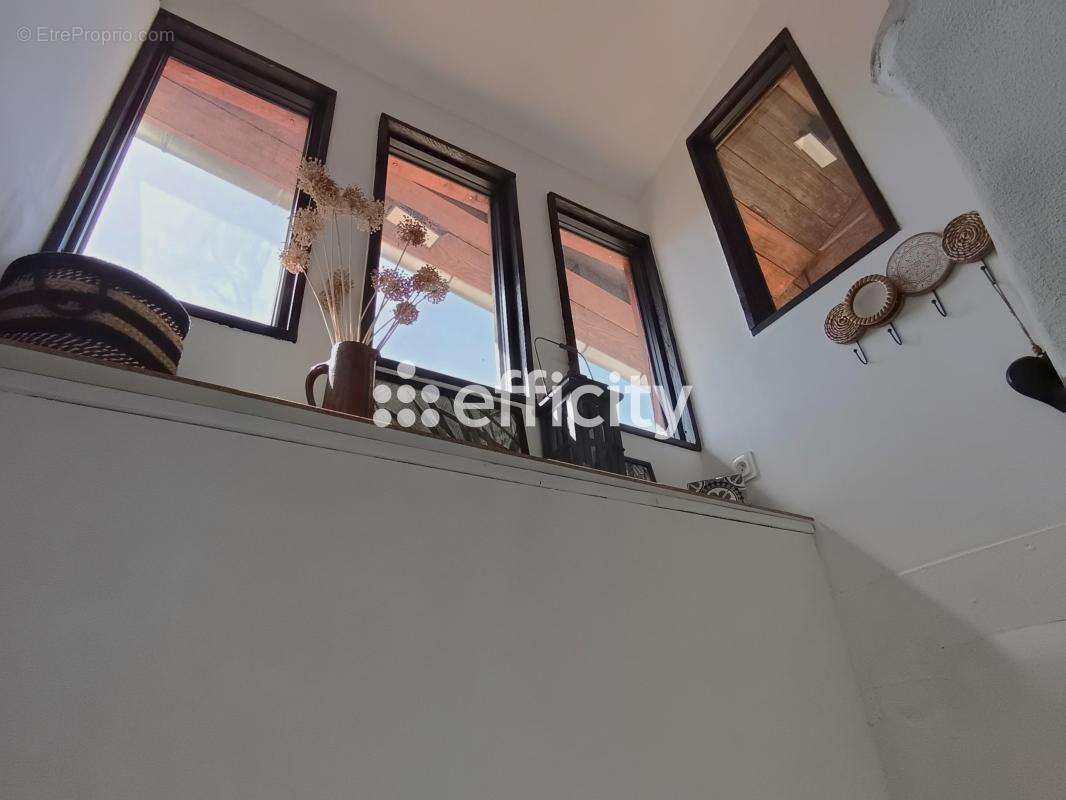 Maison 86 m² à La Motte-Du-Caire  - photo 6