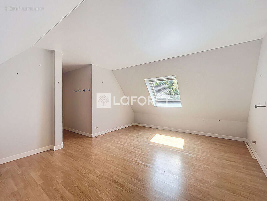 Maison à VERNEUIL-SUR-SEINE