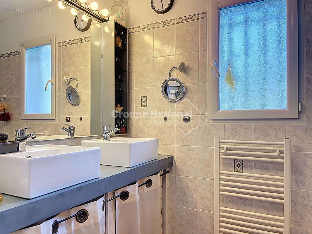 Maison à MONTSEGUR-SUR-LAUZON