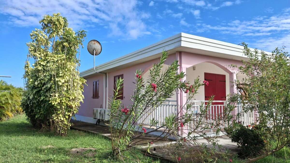 Maison à CAPESTERRE-DE-MARIE-GALANTE