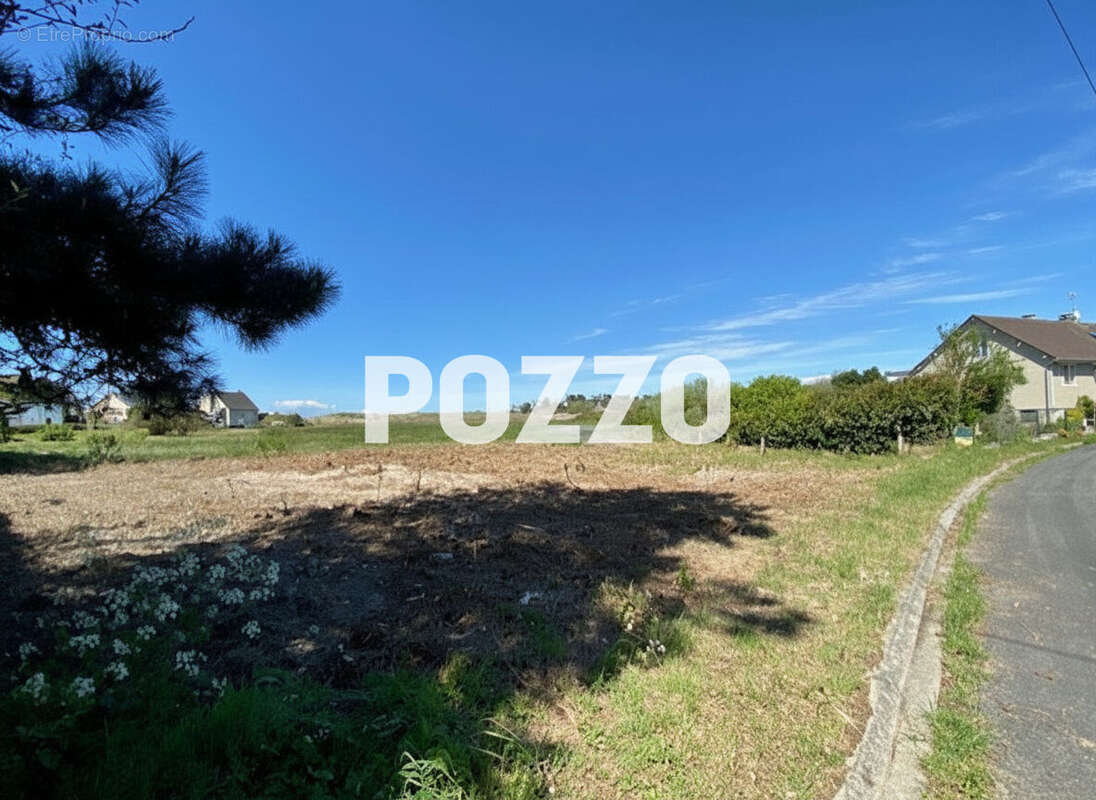 Terrain à SAINT-PAIR-SUR-MER