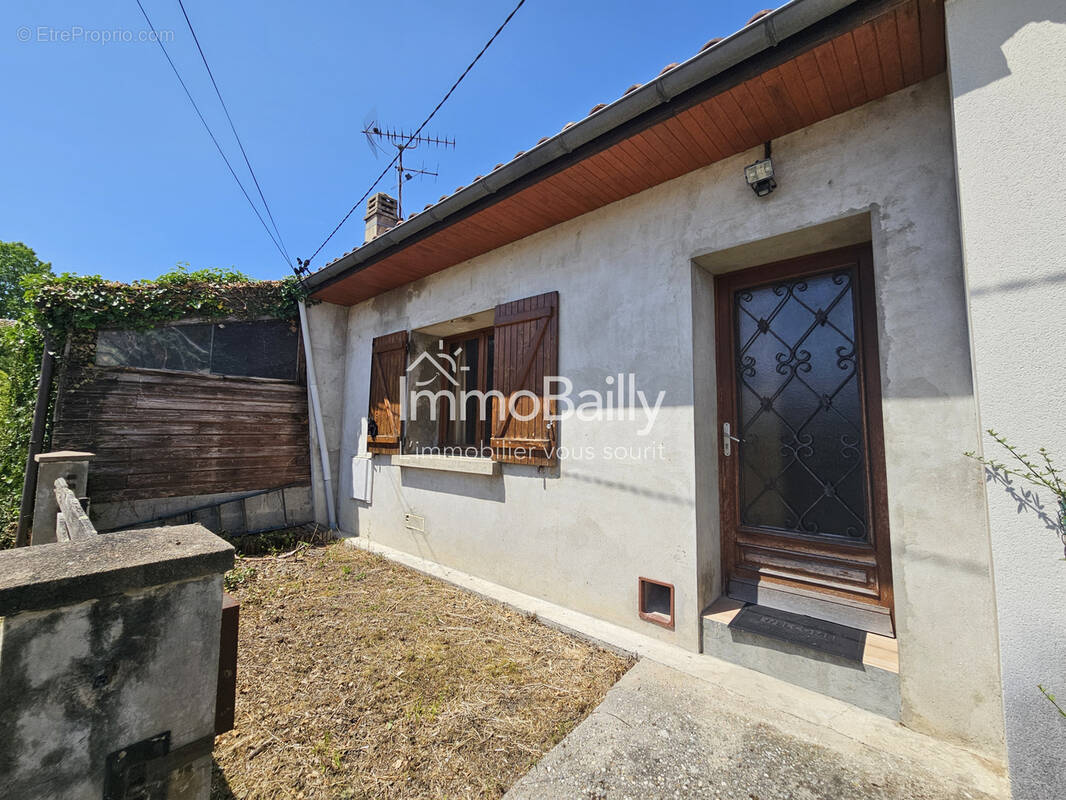 Maison à LEOGNAN