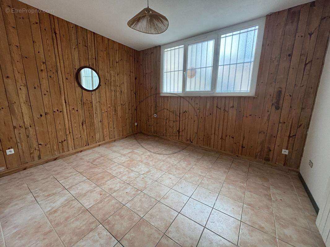 Appartement à BARJAC