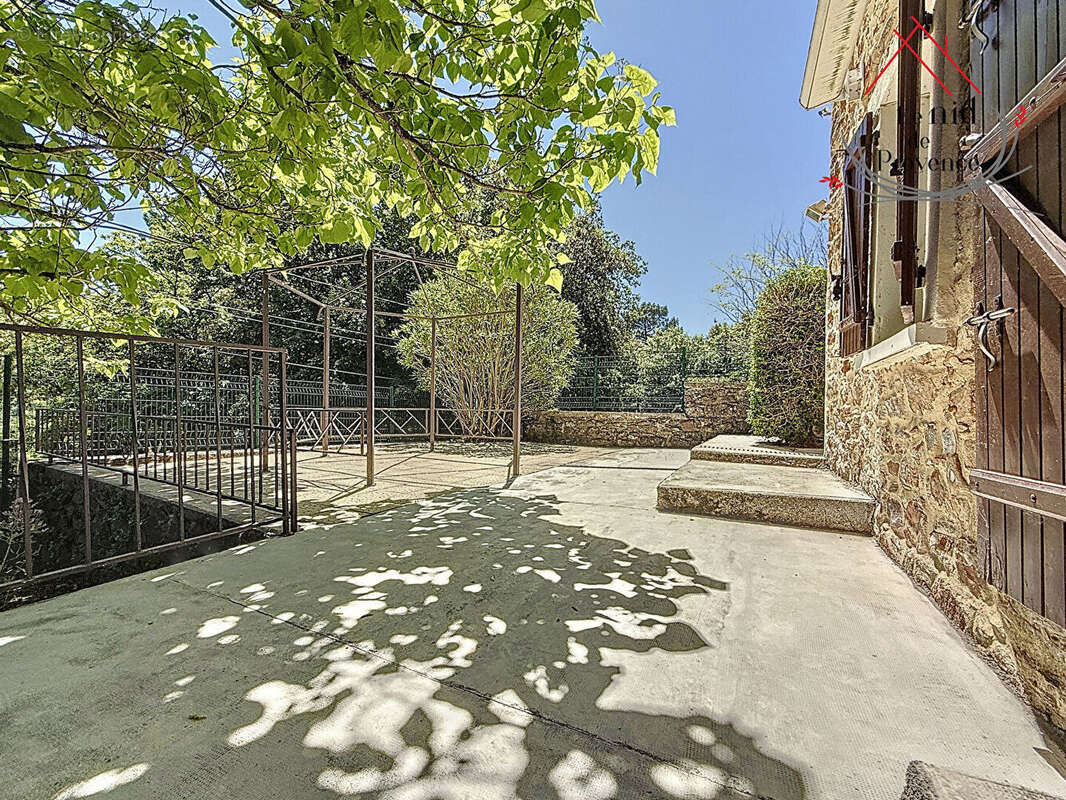 Maison à ROBIAC-ROCHESSADOULE