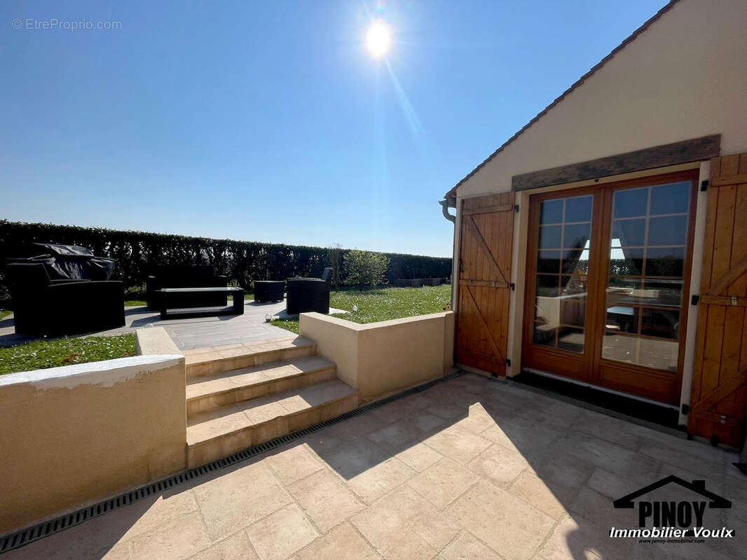 Maison à VILLETHIERRY