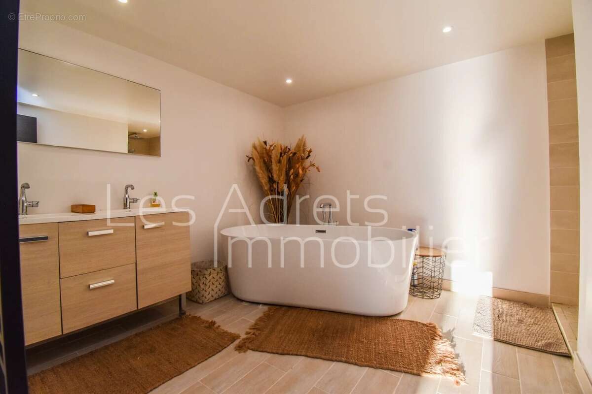 Maison à LES ADRETS-DE-L'ESTEREL