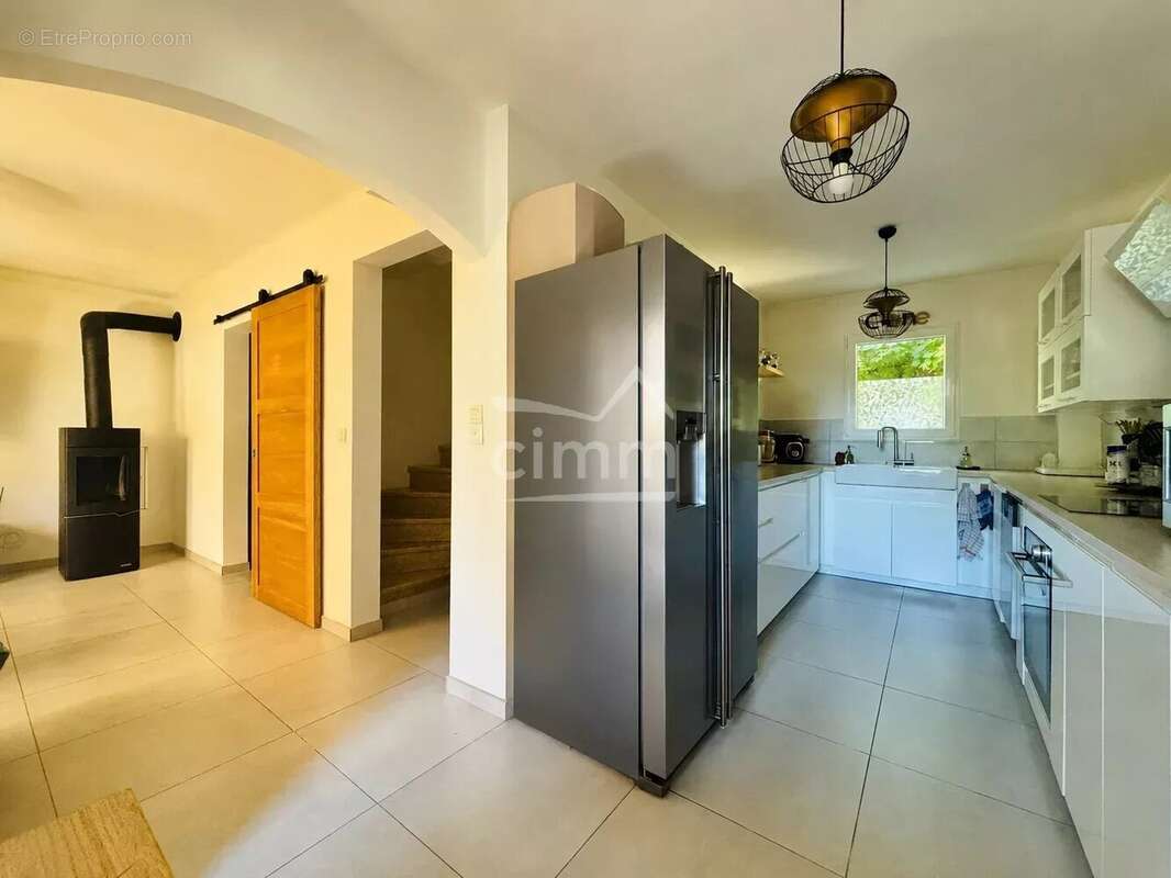 Maison à LARAGNE-MONTEGLIN