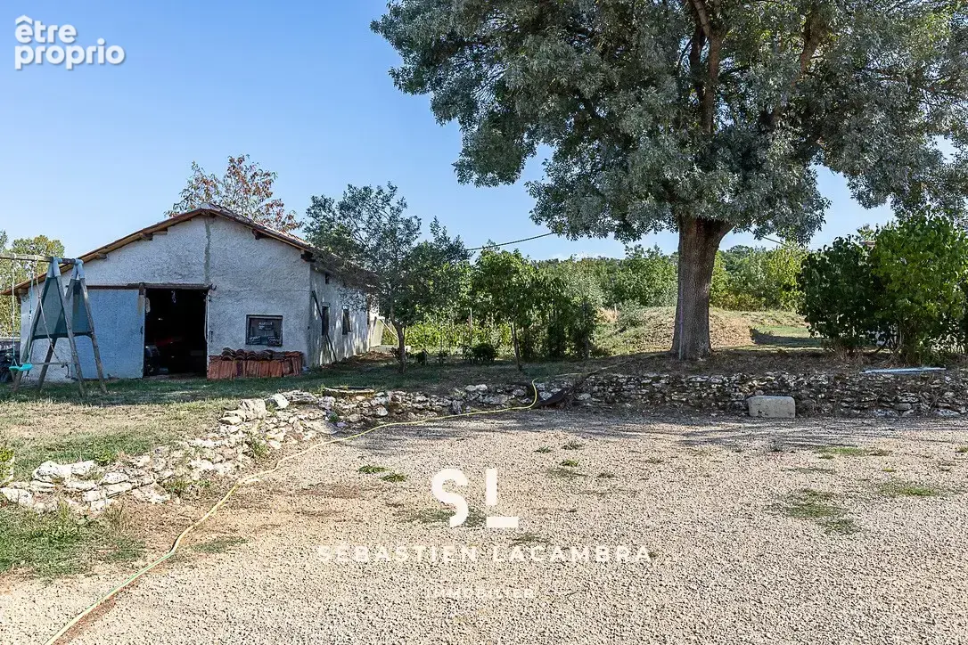 Corps de ferme du XVIIIe siècle rénové   160 m2 habitables, nombreuses dépendances et remarquable potentiel - photo 27
