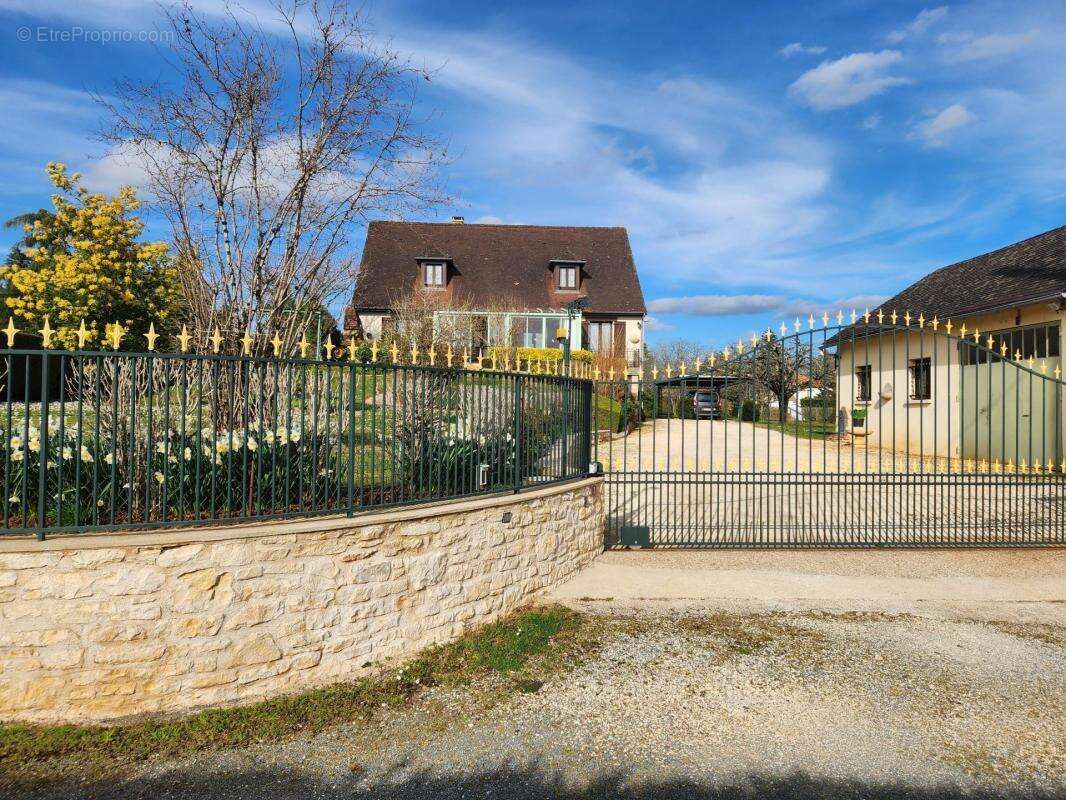 Maison à THIVIERS