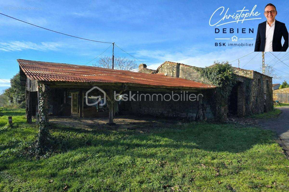 Maison en pierre de 110 m² à rénover dans un hameau paisible à chavagnes-en-paillers - photo 3