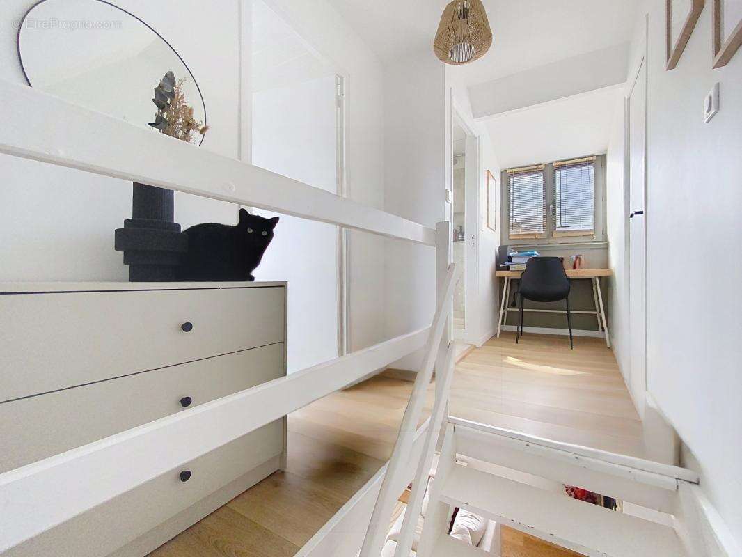 Maison à NEUVILLE-EN-FERRAIN