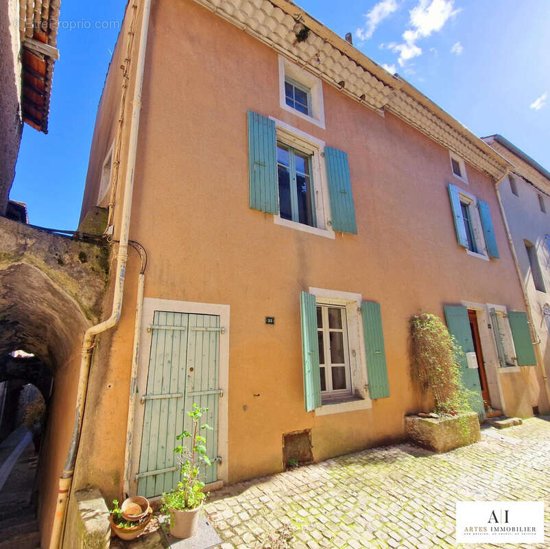 Maison à ROCHEMAURE