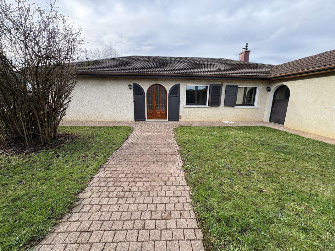 Maison à BIANS-LES-USIERS