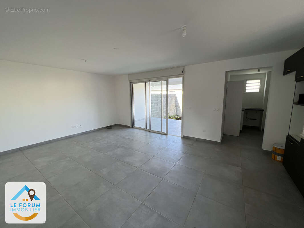 Saint pierre 97410 - villa moderne et agreable à vivre - beaux volumes - quartier prise - photo 3
