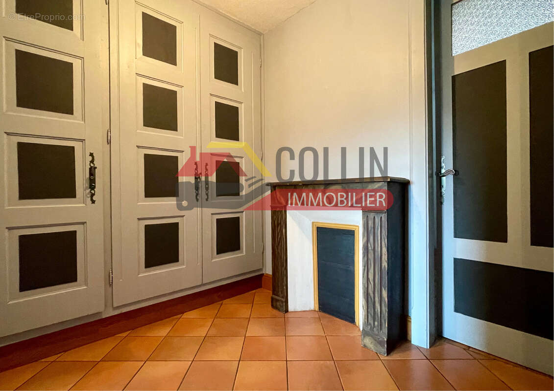 Maison à MOYEN