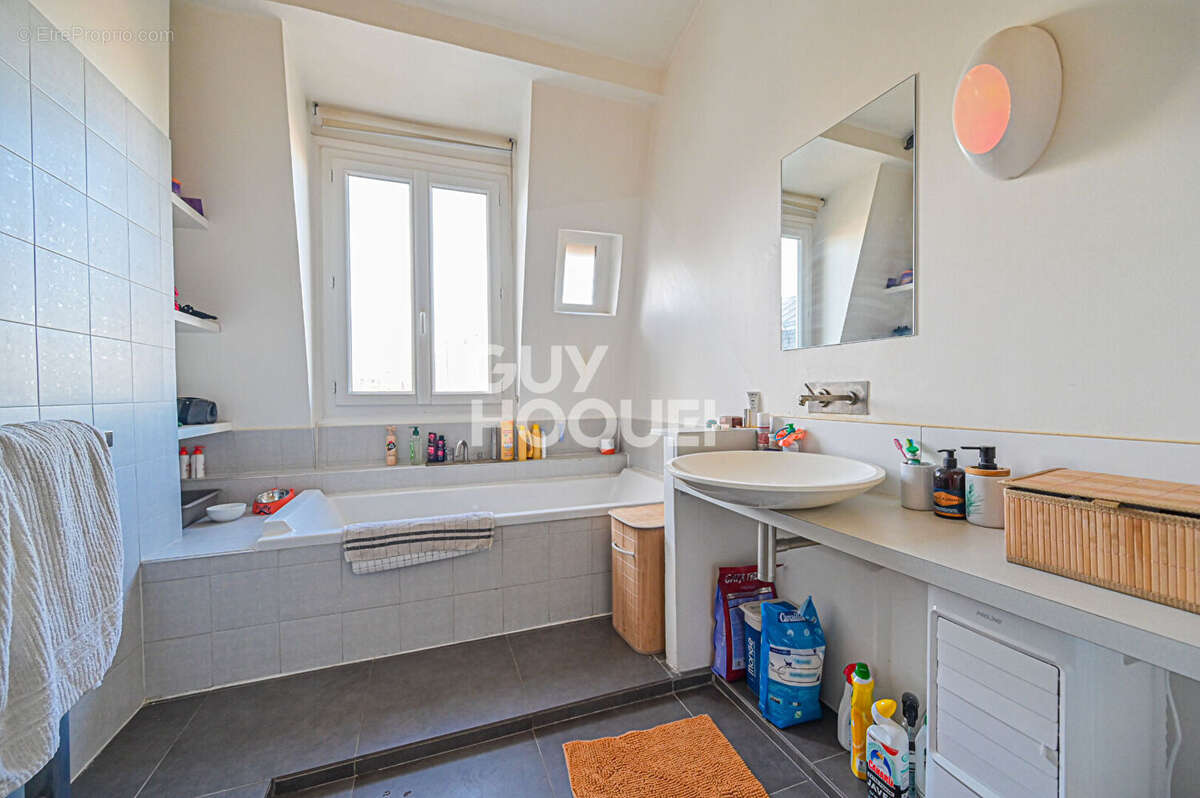 Appartement à PARIS-12E