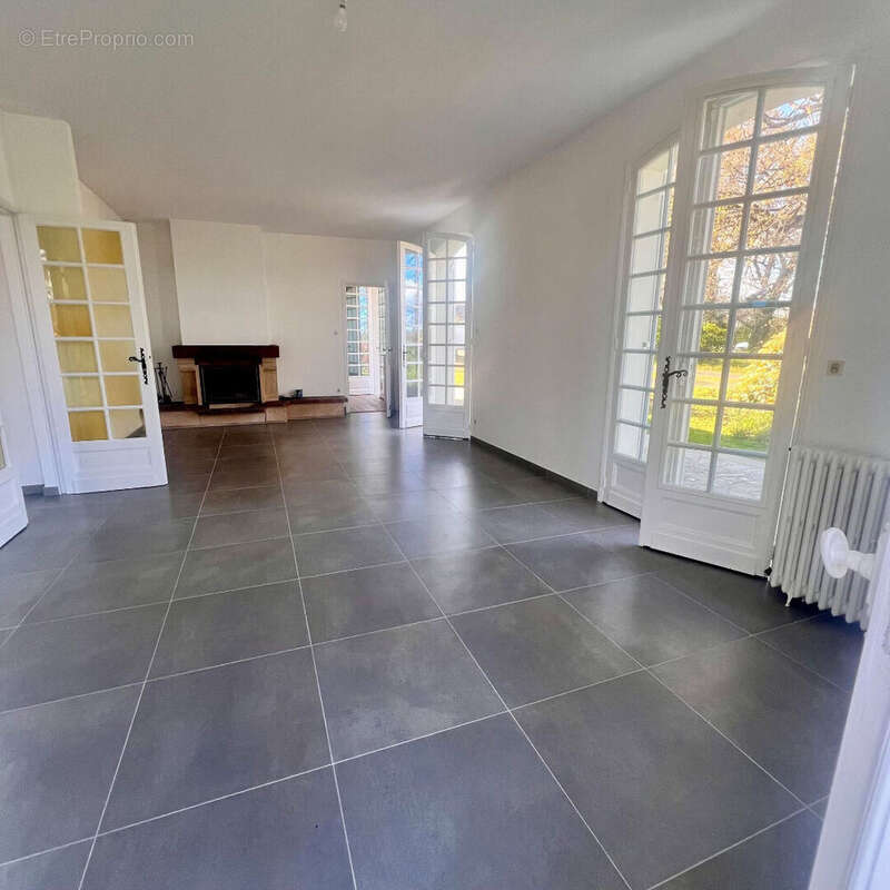 Maison à SAINT-SULPICE-ET-CAMEYRAC