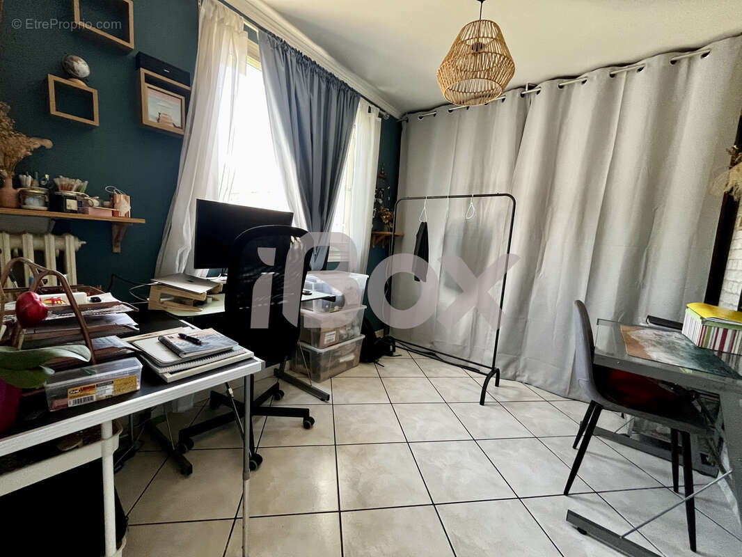 T4 avec parking, balcon et cave - photo 7