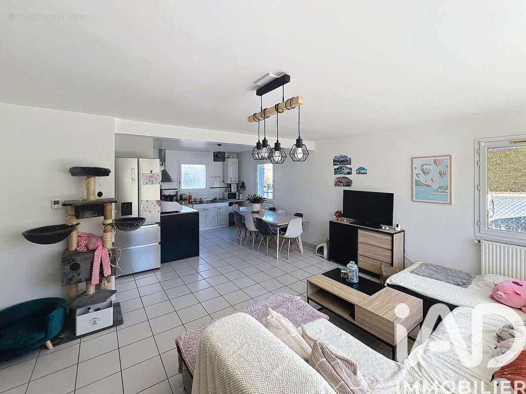 Photo 6 - Maison à SAINT-JULIEN-CHAPTEUIL