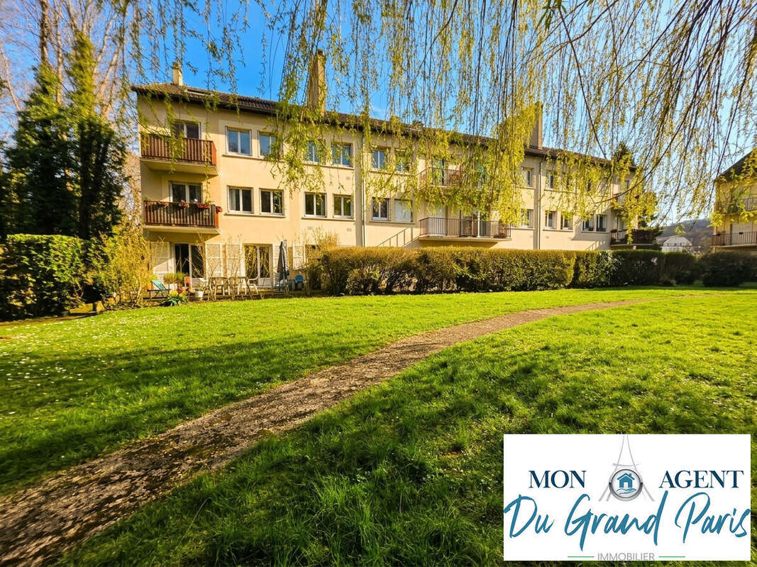 Appartement à BIEVRES