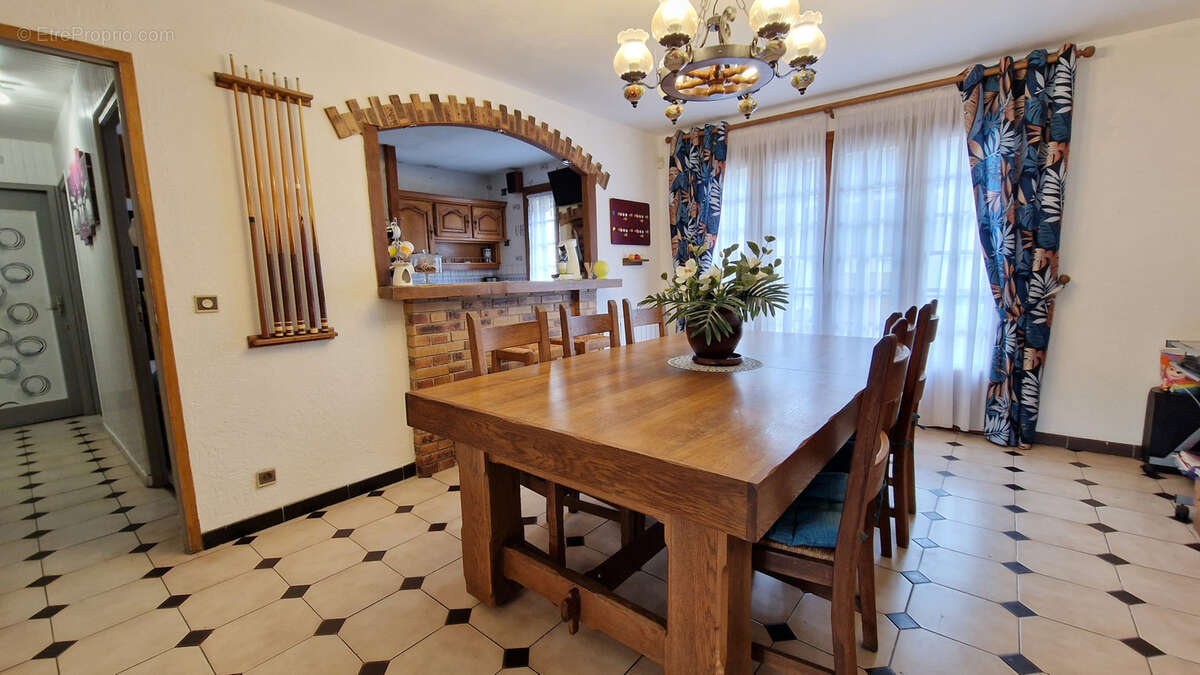 Maison à MARLY-LA-VILLE