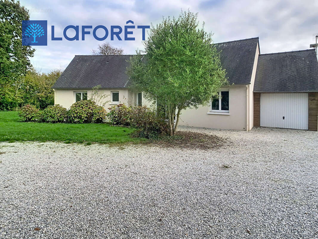 Maison à MUR-DE-BRETAGNE