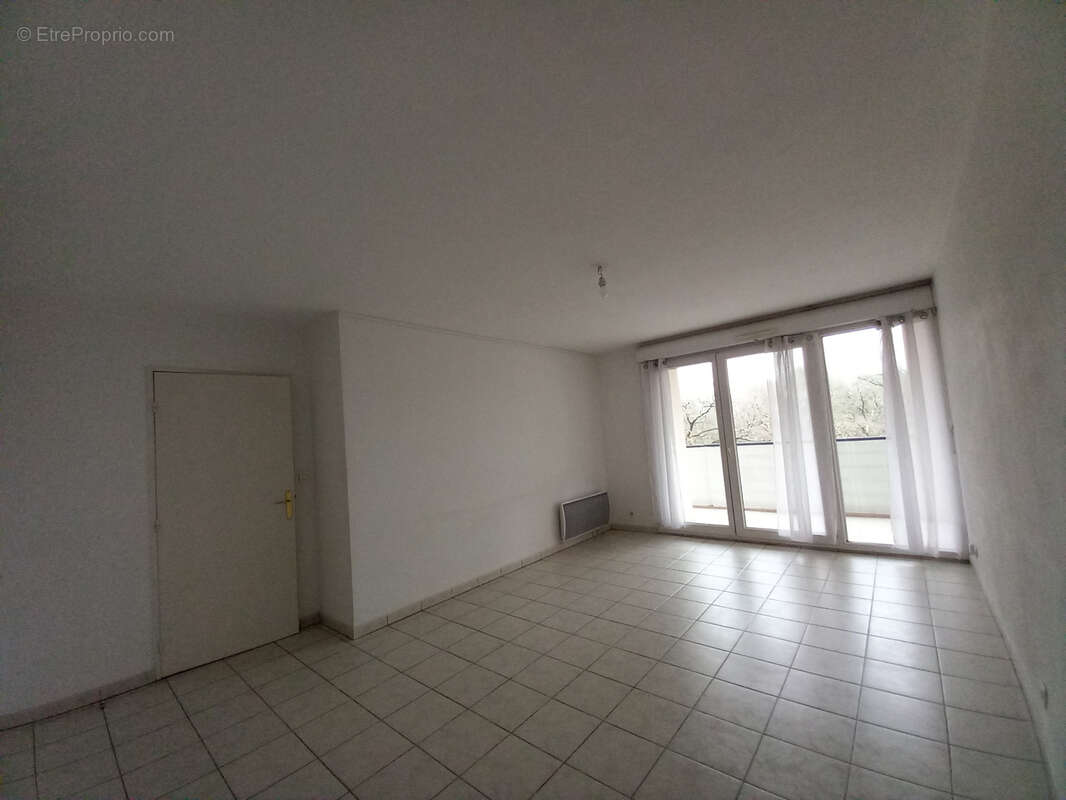 Appartement à MOUANS-SARTOUX