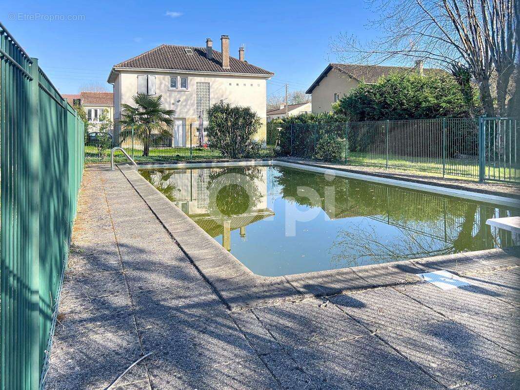 Maison à TERRASSON-LAVILLEDIEU