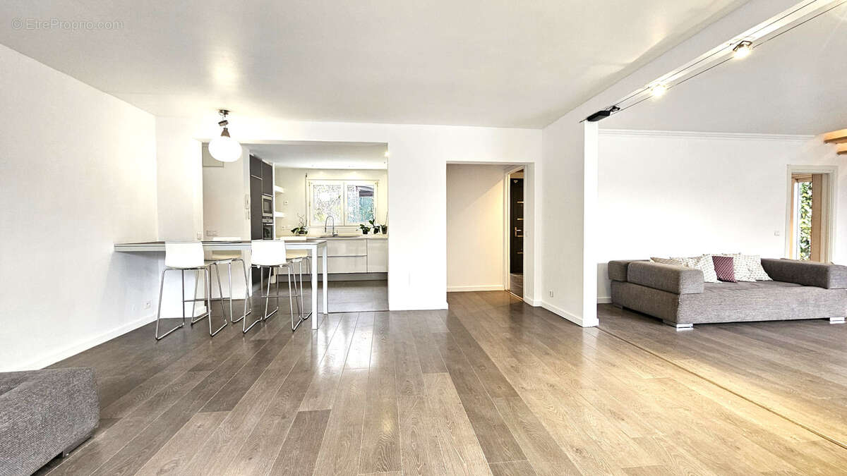 Maison à PREVESSIN-MOENS