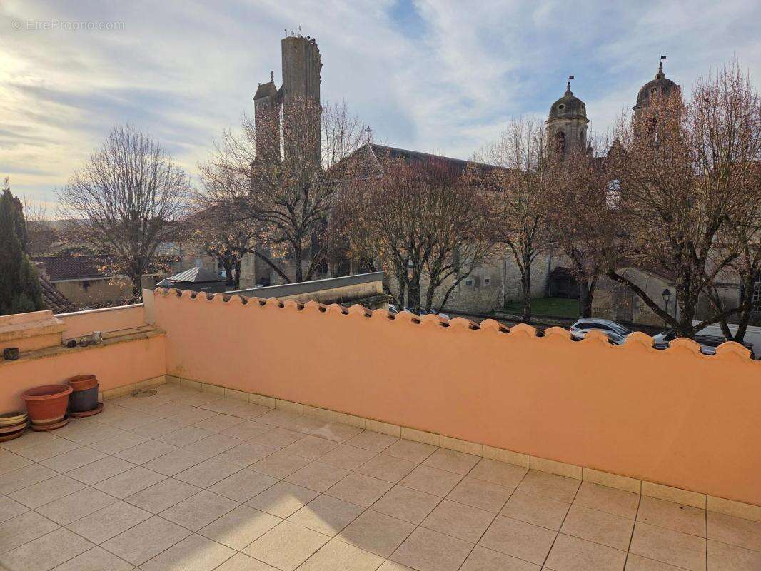 Appartement à SAINT-JEAN-D&#039;ANGELY