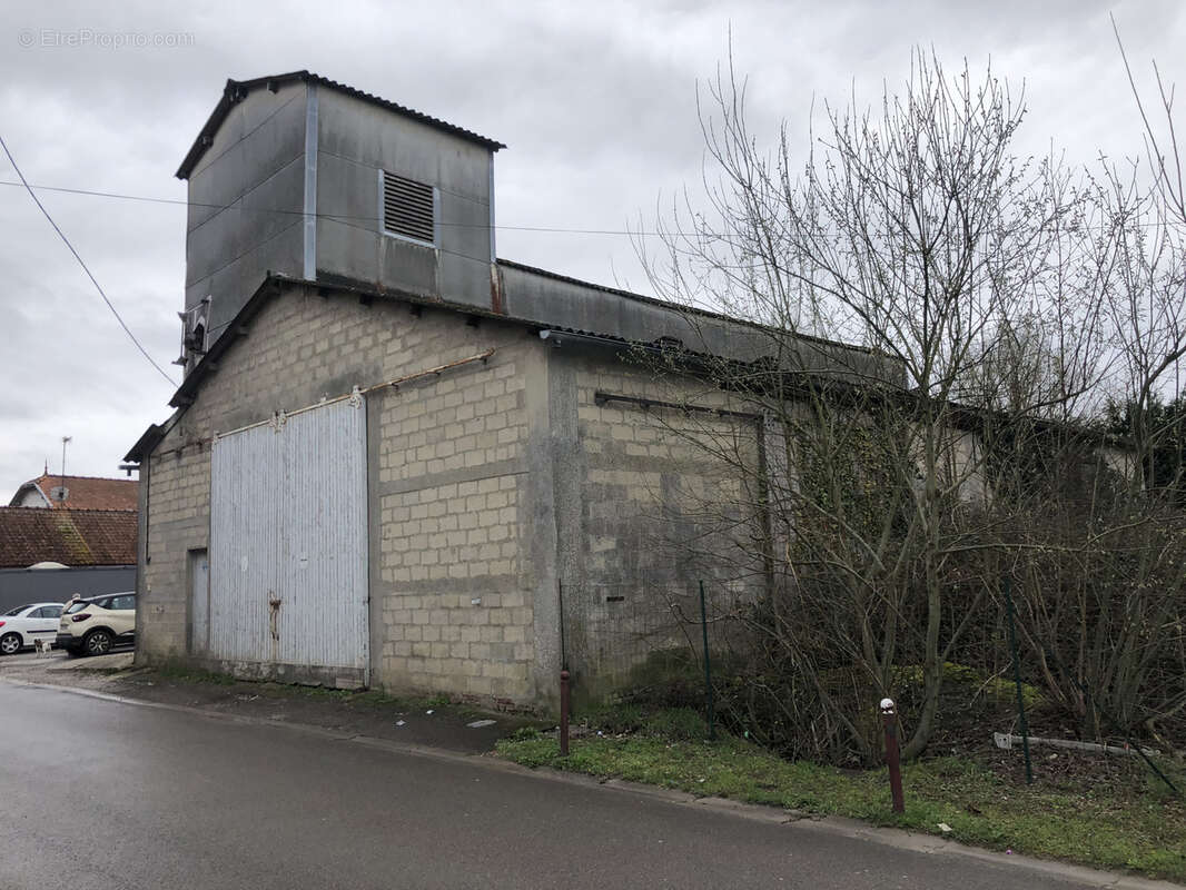 Commerce à RANG-DU-FLIERS