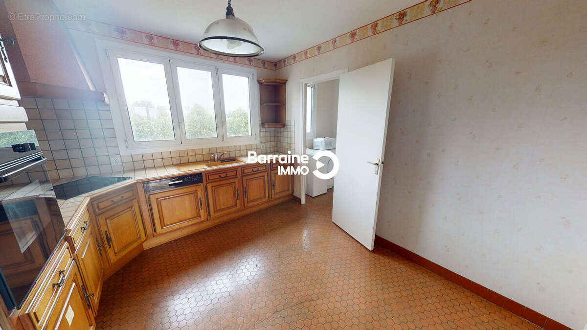A vendre brest proche croix rouge appt t4 90m² deux chambres balcon ascenseur garage - photo 4