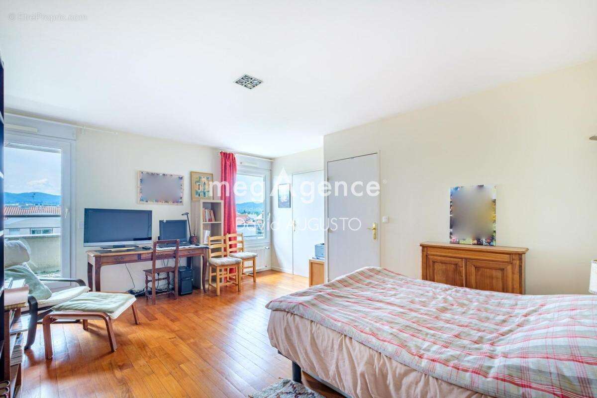 Appartement à CRAPONNE
