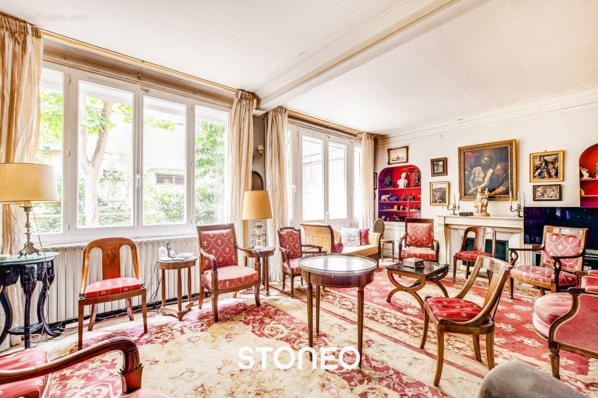 Maison à PARIS-16E