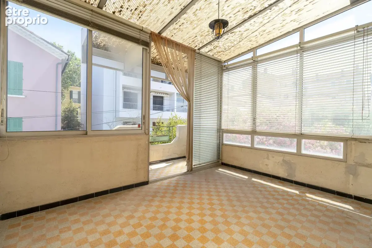Haut de villa T3 au calme, belle terrasse  et 2 pk privatifs - photo 3