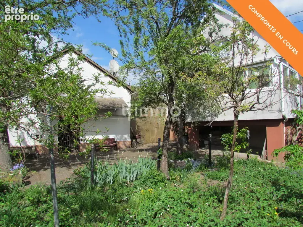 Maison avec une dépendance, sur 7 ares - photo 17