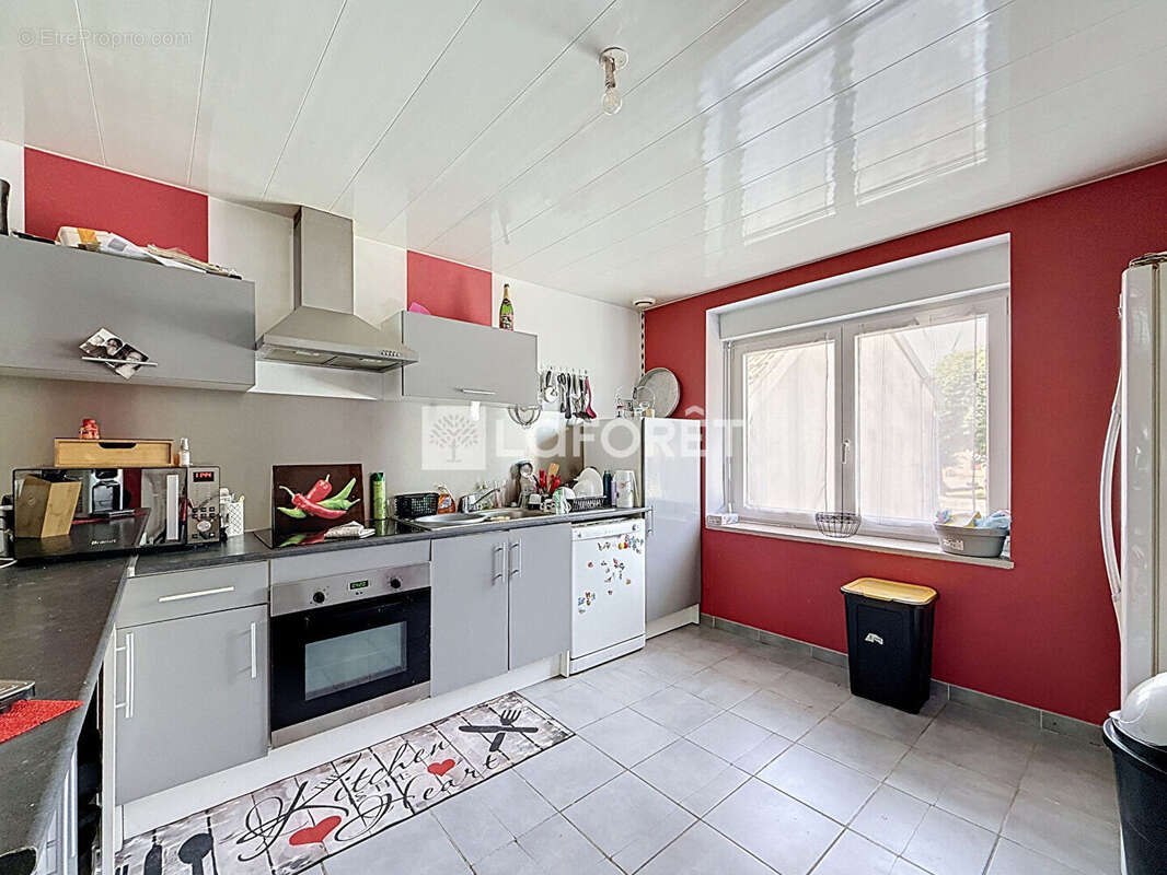 Immeuble Liffol Le Grand 9 pièce(s) 199.16 m2 - photo 4