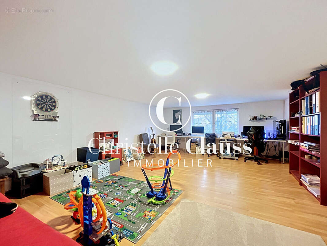 BURNHAUPT-LE-BAS - Maison familiale de 181 m²  tout confort avec piscine chauffée - photo 12