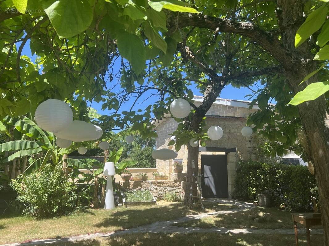 Maison à PAREMPUYRE