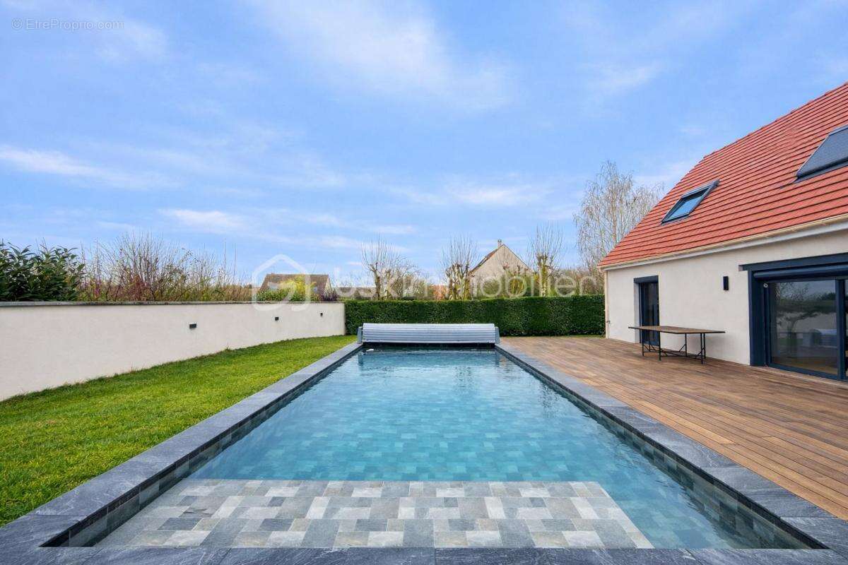 Maison à LE PLESSIS-BELLEVILLE