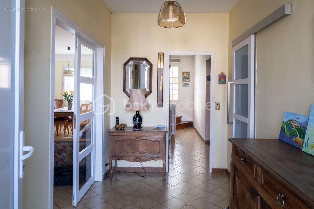 Maison familiale 5 pièces avec sous-sol total - proximité rer d, commerces et écoles à pied - photo 17