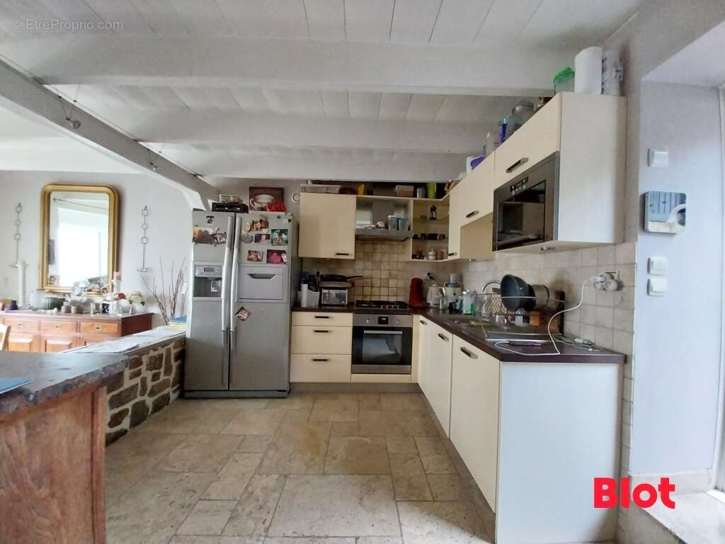 Maison à LA VILLE-ES-NONAIS