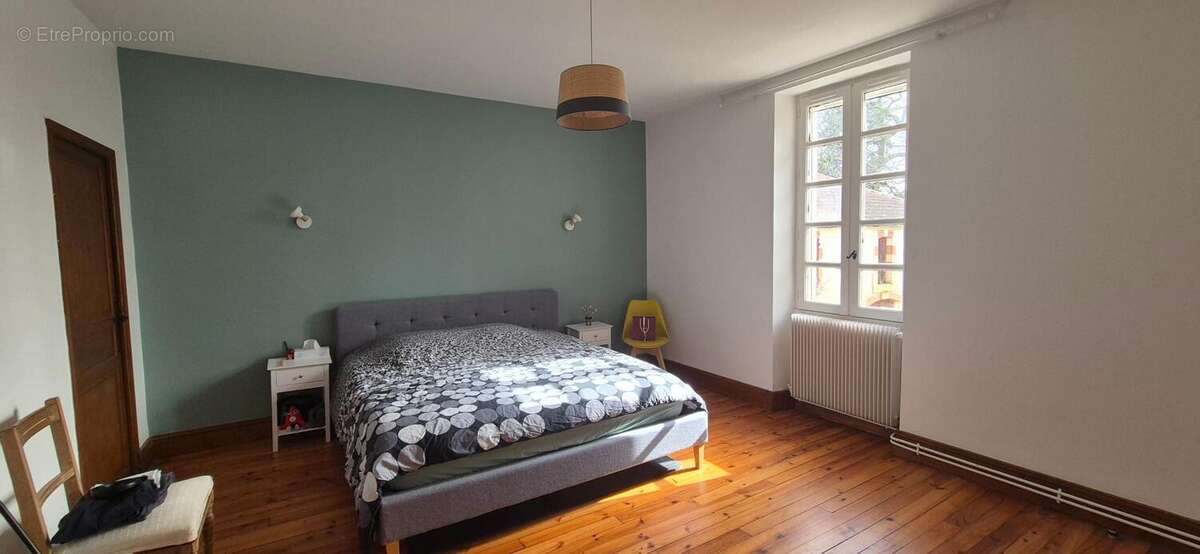 Maison à UCHACQ-ET-PARENTIS