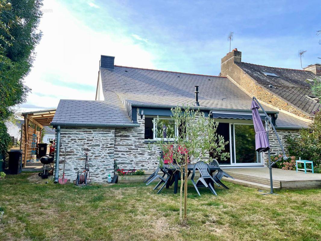 Maison à CARENTOIR