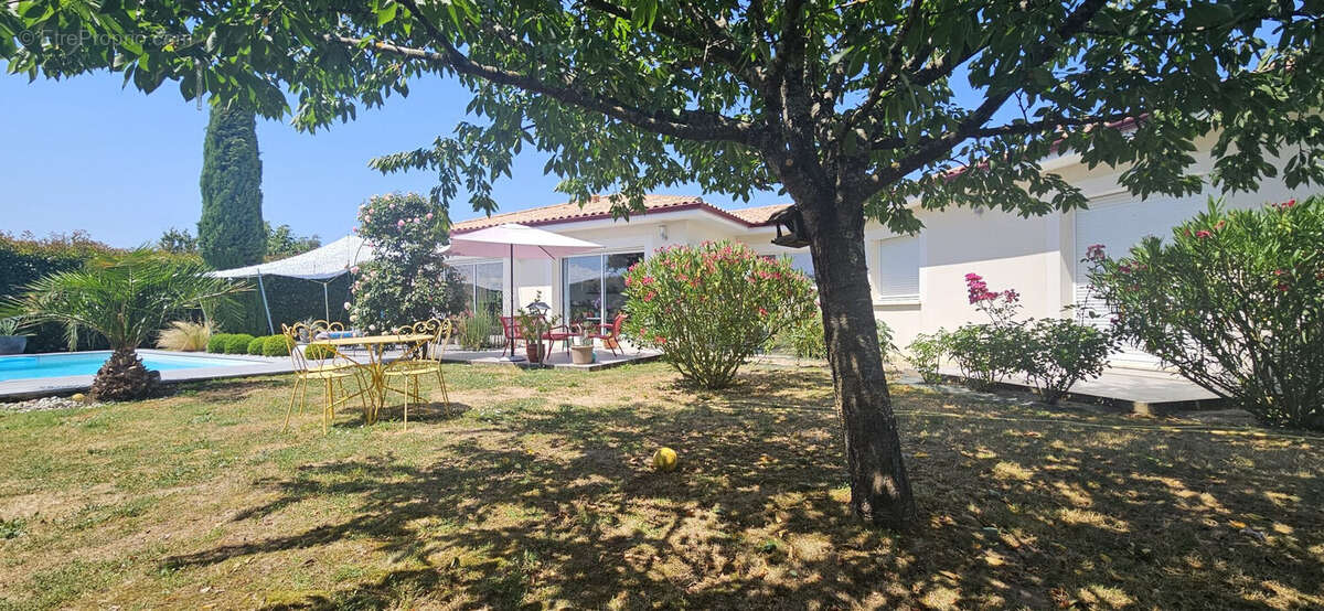 Maison 151 m² à Saint-Laurent-Des-Vignes  - photo 7